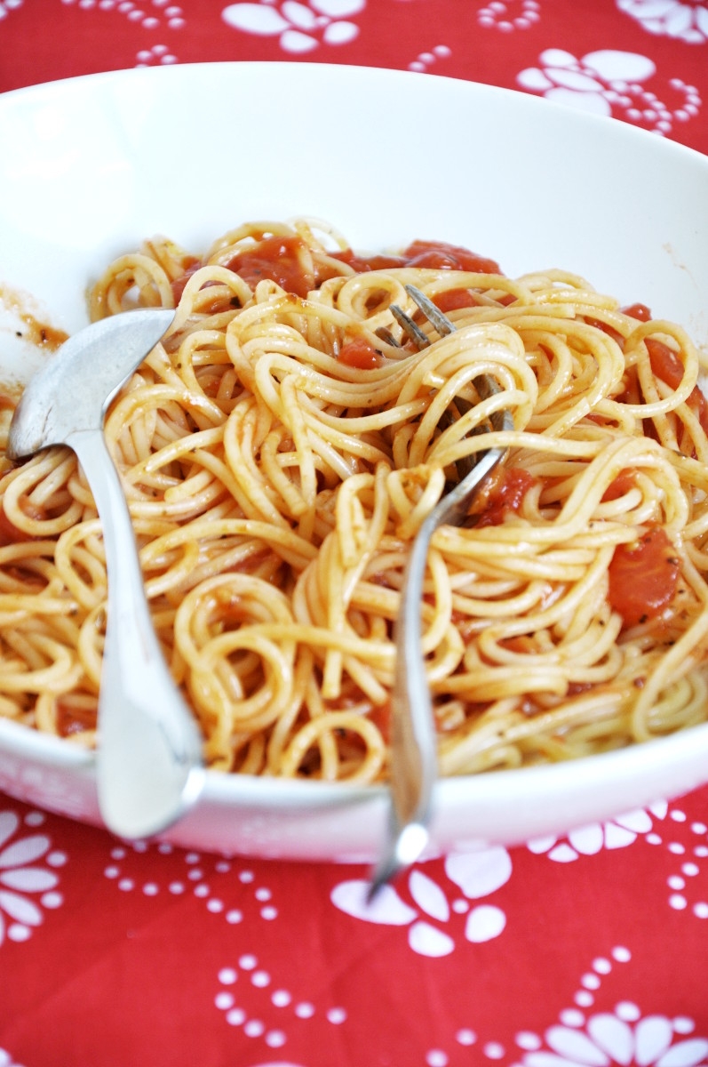 Spaghetti with Homemade Tomato Sauce