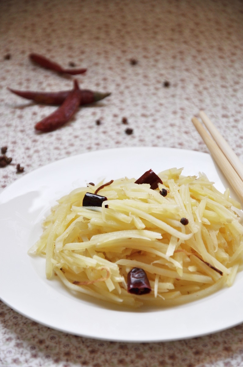 Spicy and Sour Shredded Potatoes