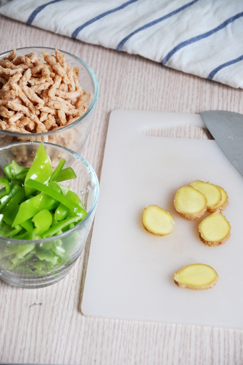 Shredded Soy Protein with Green Pepper