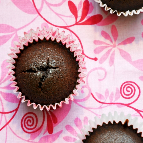 gluten-free-vegan-chocolate-cupcakes-1