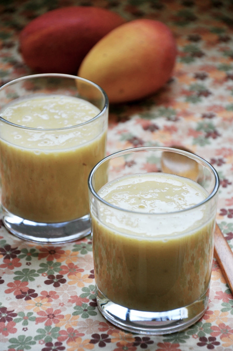 Banana mango orange smoothie