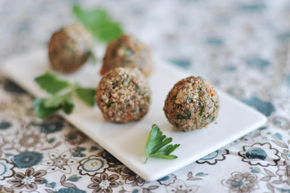 Raw food falafel